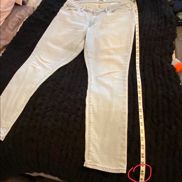 Levi’s 711 Skinny Jean - Picture 3 of 7